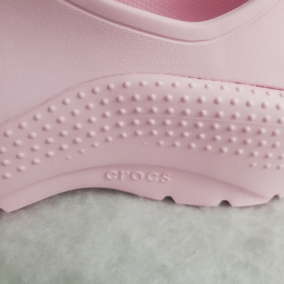 Crocs Classic Sneaker In Pink Milk - Picture 7 of 13
